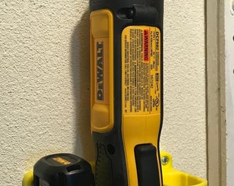 DeWalt DCF680N2 8V MAX Gyroscopic Screwdriver Wall Mount