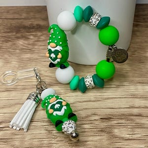 St Patrick’s Day Gnome Silicone Tumbler Charm Set Green Lucky Gnome with Four Leaf Clover Heart Lucky Cup Decor Stanley Accessories Decor