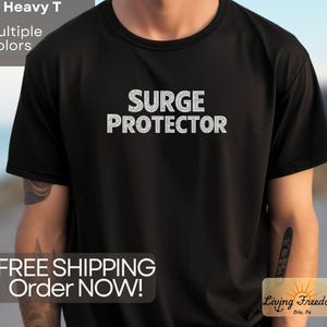 Camiseta com protetor de surtos: presente divertido para engenheiro eletrônico