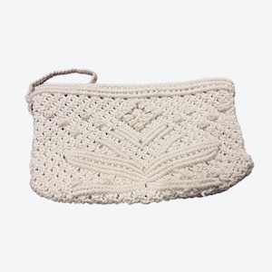 Vintage  70s White Crocheted Wristlet Purse