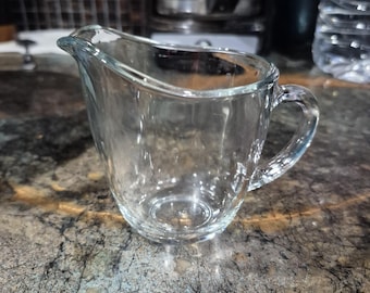 Lechera vintage elegante de vidrio transparente de Anchor Hocking