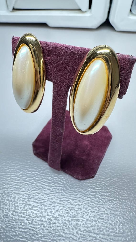 Richelieu Faux Pearl Clip-on Earrings - image 2