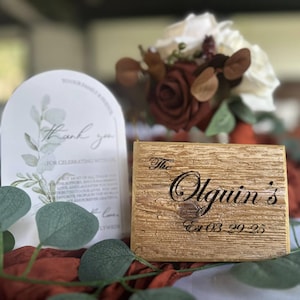 Bloques de recuerdo de boda personalizados y grabados: recuerdos rústicos para invitados