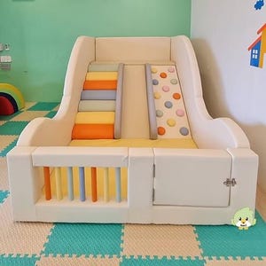 Kryty, miękki plac zabaw dla maluchów – piankowa wspinaczka z drabinką, zjeżdżalnią i basenem z piłeczkami