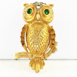 Vintage Gold Tone Rhinestone Owl Brooch Pin (B-2-5)