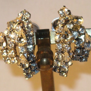Kramer Clear Rhinestone Vintage Clip Earrings (E-2-3)