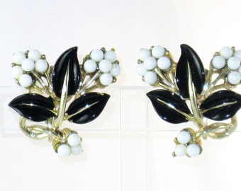 Vintage Coro Black and White Glass Bead and Enamel Floral Earrings  (E-1-4)