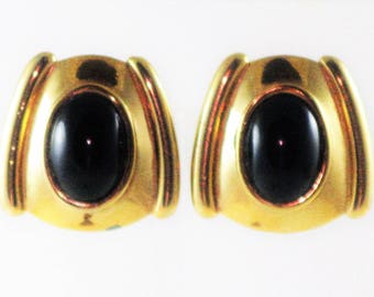 Vintage Black and Gold  Clip Earrings (E-2-2)