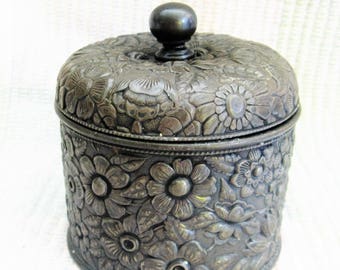 Antique Wilcox Silverplate Co. Victorian Quadrupleplate Silver Floral Vanity Trinket Box