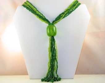 Green Crackle Glass Seed Bead Tassel Vintage Necklace 18 in. (N-1-6)