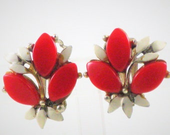Charel Red and White Leaf Vintage Clip Earrings  (E-1-3)