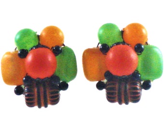 Vintage Hong Kong Multicolor Lucite Bead Clip Cluster Pendientes (E-2-3)