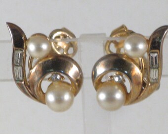 Crown Trifari Vintage Faux Pearl and Rhinestone Gold Tone Clip Earrings (E-2-5)