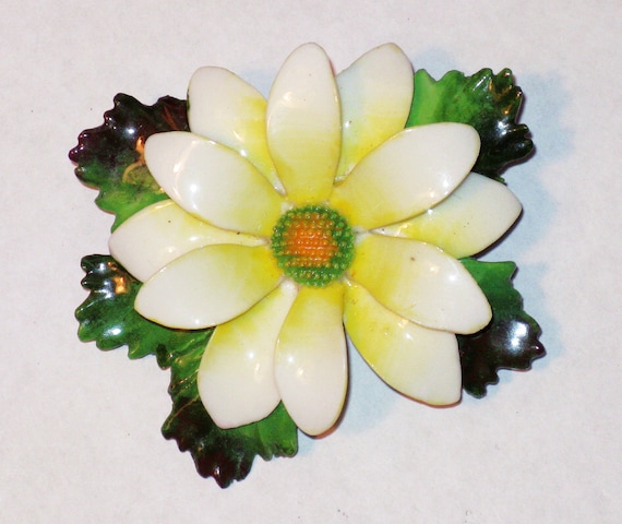 Bone China Flower Pin Made in England – World of Eccentricity & Charm