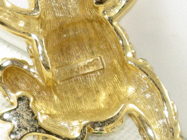 Vintage Monet Gold Tone Green Rhinestone Frog Brooch Pin B-1-5 image 3