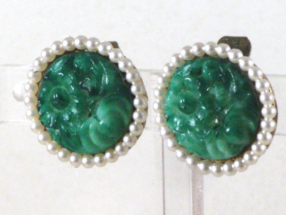 Vintage Green Peking Glass Clip On Earrings (E-2-… - image 1
