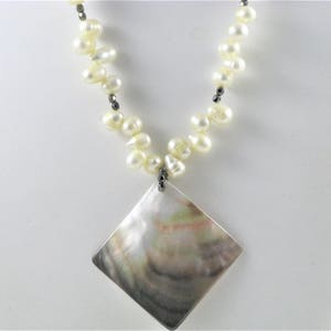 Vintage Real Baroque Pearl and Mother of Pearl Shell Pendant Necklace (N-2-3)