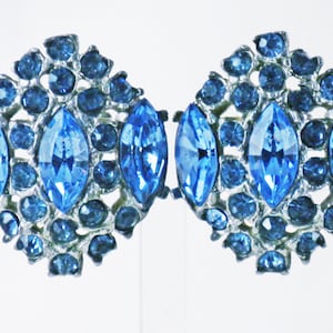 Vintage Blue Rhinestone Silver Tone Clip Earrings (E-2-1)