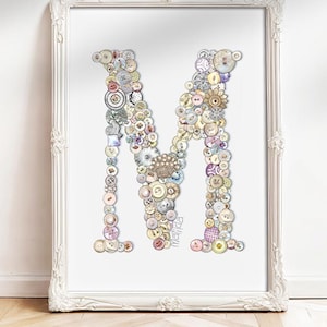 Spersonalizowany plakat z literami na guzikach: Antyczny plakat z kolażem na guzikach (do pobrania w wersji cyfrowej)