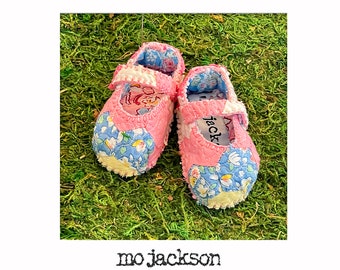 baby mary janes l baby shoes made out of antique grandmother's flower garden quilt