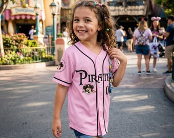 Personalisieren Sie Disney Pirates Minnie Maus Pink Baseball Jersey, Benutzerdefinierte Disney Pirates, Piratenleben, Disney Cruise Shirt, Mickey und Freunde