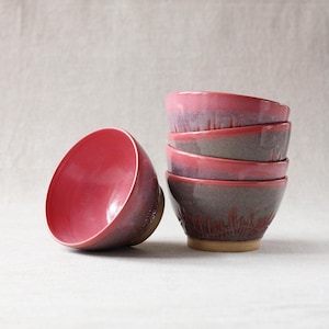 Bol à soupe en céramique fabriqué à la main - finition rose ciel - motif sculpté pour un usage quotidien