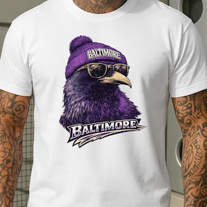 Baltimore fotbollsmaskotskjorta, Raven Beanie solglasögon-tröja, lila matchdagstopp, unisex fanpresent, fotbollssäsong