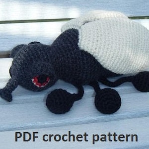 Great Big Fly - crochet pattern PDF