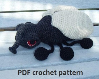 Great Big Fly - crochet pattern PDF