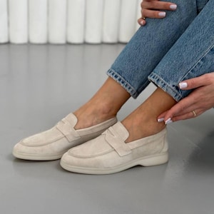 Handgemaakte suède loafers voor dames, zachte instapschoenen, casual dagelijkse flats, klassiek comfortabel schoeisel, veelzijdige mocassins, cadeau voor haar afbeelding 1