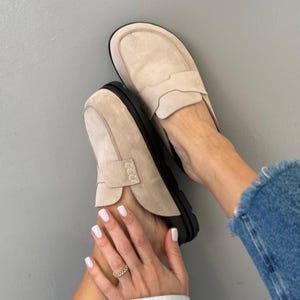 Women's Suede Clogs with Open Heel, Wide Round Toe Slip On Mules, Anatomical Platform Shoes, Comfortable Summer Loafers