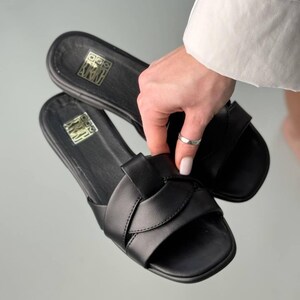 Soft Leather Slide Sandals, Wide Strap Slippers, Comfortable Slip-On Shoes, Stylish Summer Footwear, Casual Beach Sandals for Women