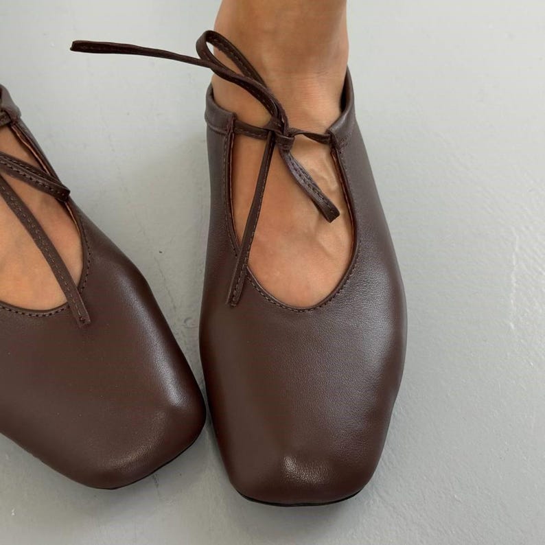 Ballerine Barefoot in pelle scamosciata con lacci, scarpe Mary Jane da donna con punta quadrata, suola morbida e flessibile, comode ballerine slip-on da tutti i giorni Leather Brown