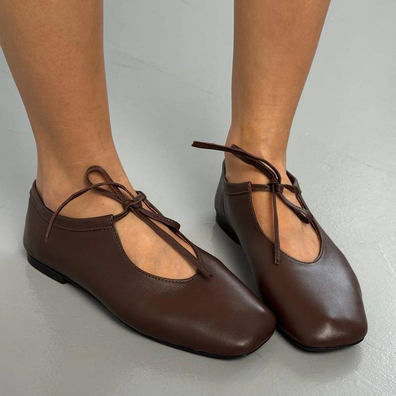 Ballerine Barefoot in pelle scamosciata con lacci, scarpe Mary Jane da donna con punta quadrata, suola morbida e flessibile, comode ballerine slip-on da tutti i giorni immagine 17