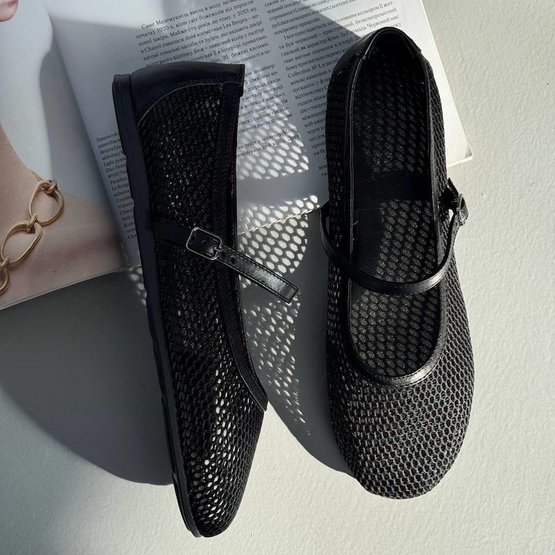 Mesh Mary Jane Flats for Wide Feet, Round Toe Ballet Shoes with Adjustable Strap, Breathable Lightweight Comfortable Summer Footwear Black