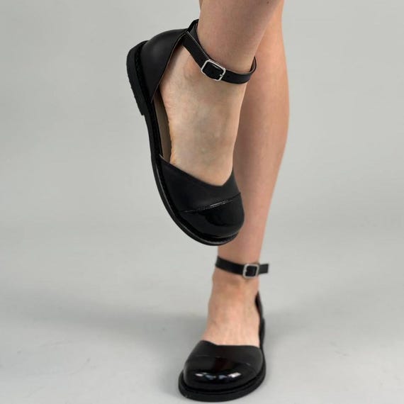 Black Leather Sandals, Closed-Toe and Closed-Back Sandals, Women’s Shoes, Round Toe Summer Flats, Comfortable Footwear, Everyday Shoes