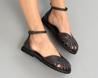 Wide Fit Leather Flat Sandals, Round Toe Shoes for Women, Ankle Strap Minimalist Flats, Comfortable Anatomical Summer Shoes