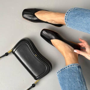 Sapatilhas de couro com bico quadrado, sapatilhas femininas sem fecho, sapatilhas minimalistas confortáveis, calçado elegante para o dia a dia. imagem 15