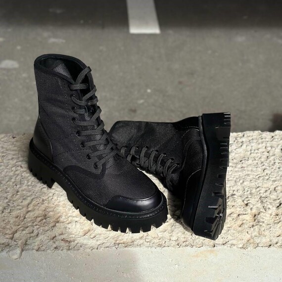 Black Combat Boots with Rugged Sole RIOT-10 Black Leather Steel Toe Combat Boots main image 3