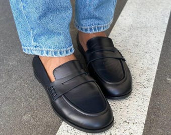 Women's Leather Barefoot Loafers, Classic Slip-On Flats, Comfortable Minimalist Shoes for Everyday and Office Wear