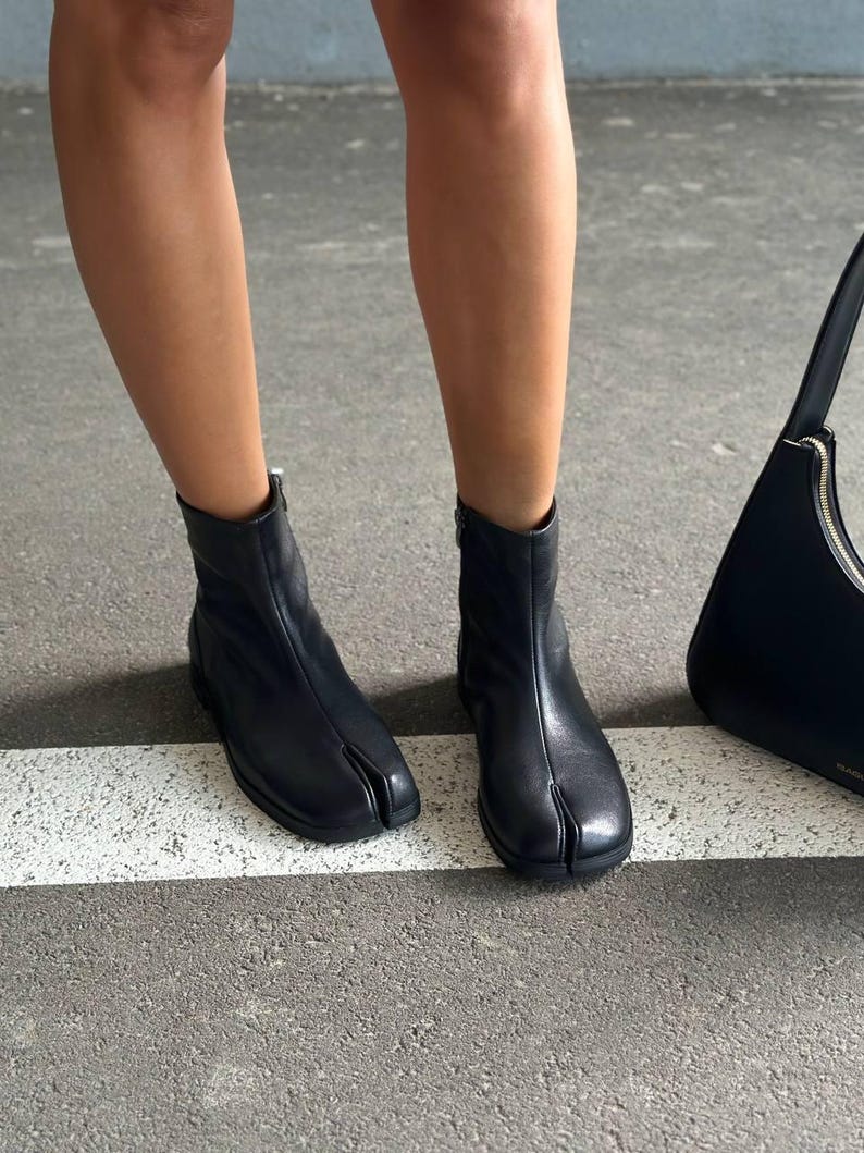 Bottines tabi pieds nus, chaussures minimalistes en cuir à bout fendu, design moderne d'inspiration japonaise, chaussures confortables au quotidien image 7