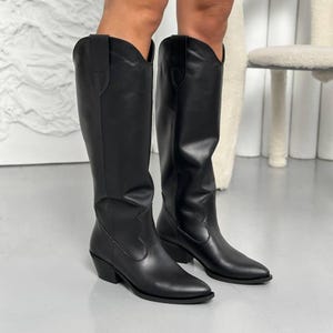 Botas vaqueras de ante o cuero, estilo vaquero alto hasta la rodilla, estilo bohemio para festivales, botas vintage campestres.