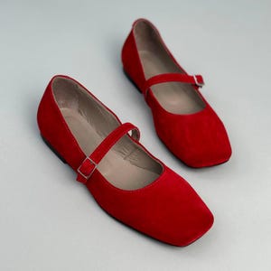 Rote Wildleder Karree Mary Jane Wohnungen, bequeme Barfußschuhe, stilvolle Alltagsschuhe, trendige Ballerinas für Frauen, Hochzeitsschuhe