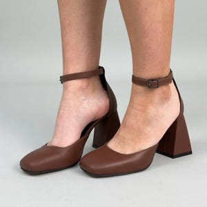 Square Toe Block Heel Sandals with Ankle Strap, Closed Toe Chunky Heels, Elegant High Heel Shoes for Women, Evening Shoes, Wedding Shoes