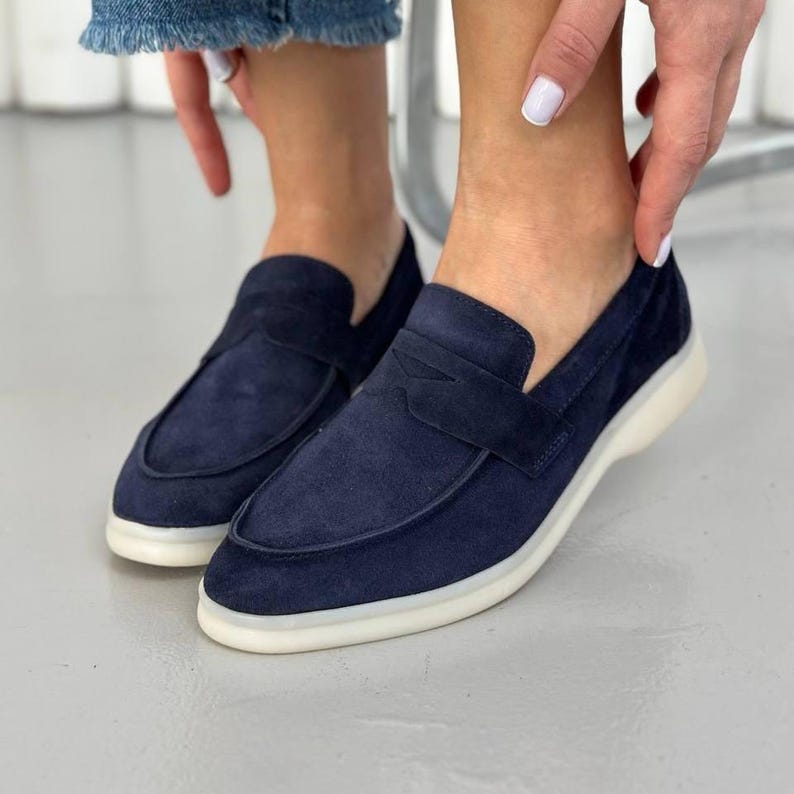 Handgemaakte suède loafers voor dames, zachte instapschoenen, casual dagelijkse flats, klassiek comfortabel schoeisel, veelzijdige mocassins, cadeau voor haar Dark blue