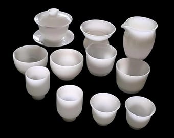 Conjunto completo de porcelana de jade gelado de alta qualidade, com mistura e combinação livres, Gaiwan e 2 xícaras grandes – Infundido com um espírito vivo, leve e gracioso