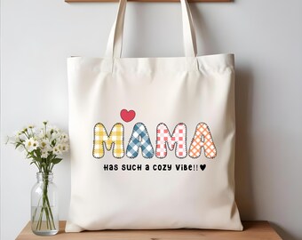 Mama Plaid PNG, Cute Cozy Mama Sublimation, Retro Gingham Mom Clipart, Dzień Matki PNG, na torbę, koszulkę, koszulkę dla dzieci, 3000x3000 pikseli