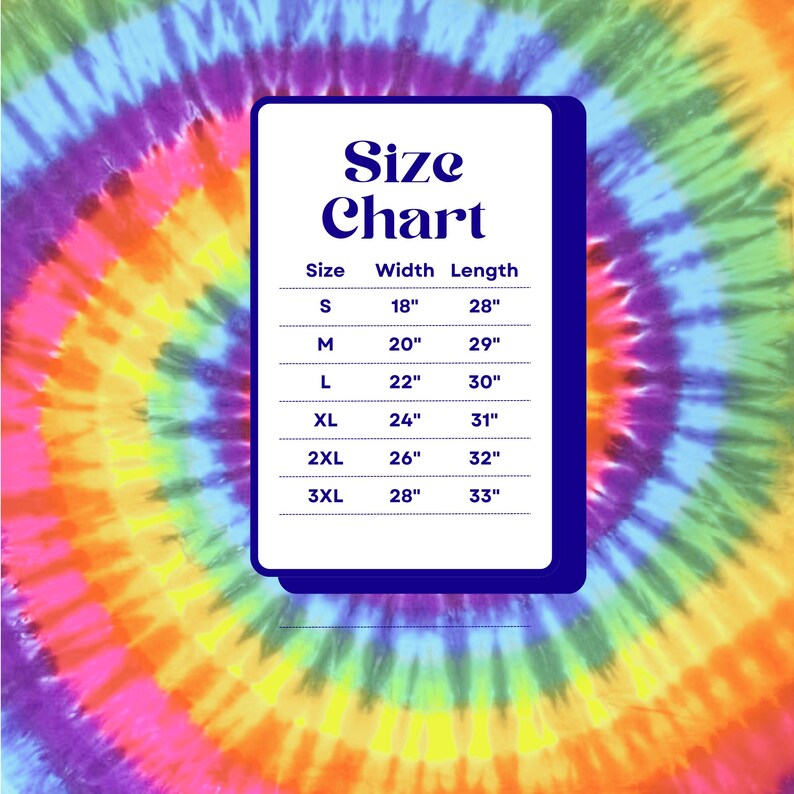 Pu&ograve; includere: Una tabella delle taglie con misure in pollici, su uno sfondo tie-dye vibrante. La tabella elenca le taglie dalla S alla 3XL, con le corrispondenti misure di larghezza e lunghezza. Lo sfondo presenta un vortice di colori arcobaleno.