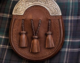 Sporran de kilt escocés de traje completo - Sporran de cuero marrón con cantle celta