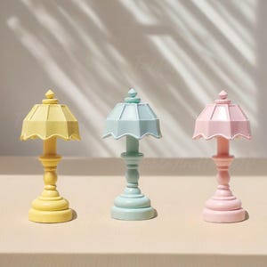 Puppenhaus-Zubehör, Bonbonfarbene Mini-Tischlampe, Ornamente, 1:12, Miniatur-Tischlampe, Dekoration, Kinderspielzeug, Puppenhaus, Puppenmöbel